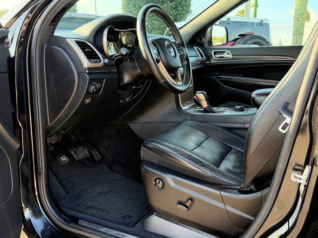 Used 2016 Jeep Grand Cherokee Limited AWD/4WD image 18