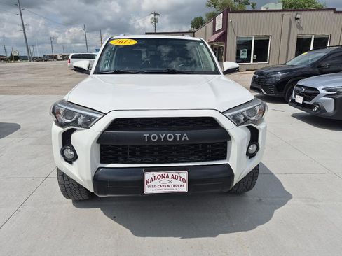 Used 2017 Toyota 4Runner SR5 Premium AWD/4WD image 3