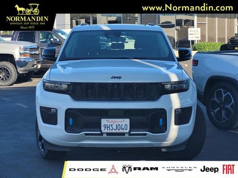 Used 2023 Jeep Grand Cherokee 30th Anniversary AWD/4WD image 2