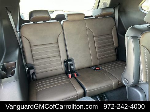 New 2026 GMC Acadia Denali Ultimate w/ LPO, Floor Liner Package AWD/4WD image 26