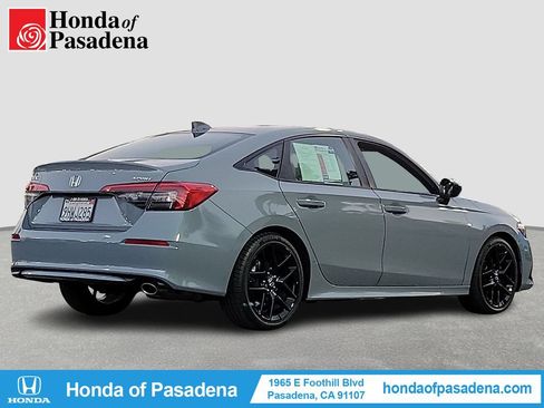 Used 2023 Honda Civic Sport image 2