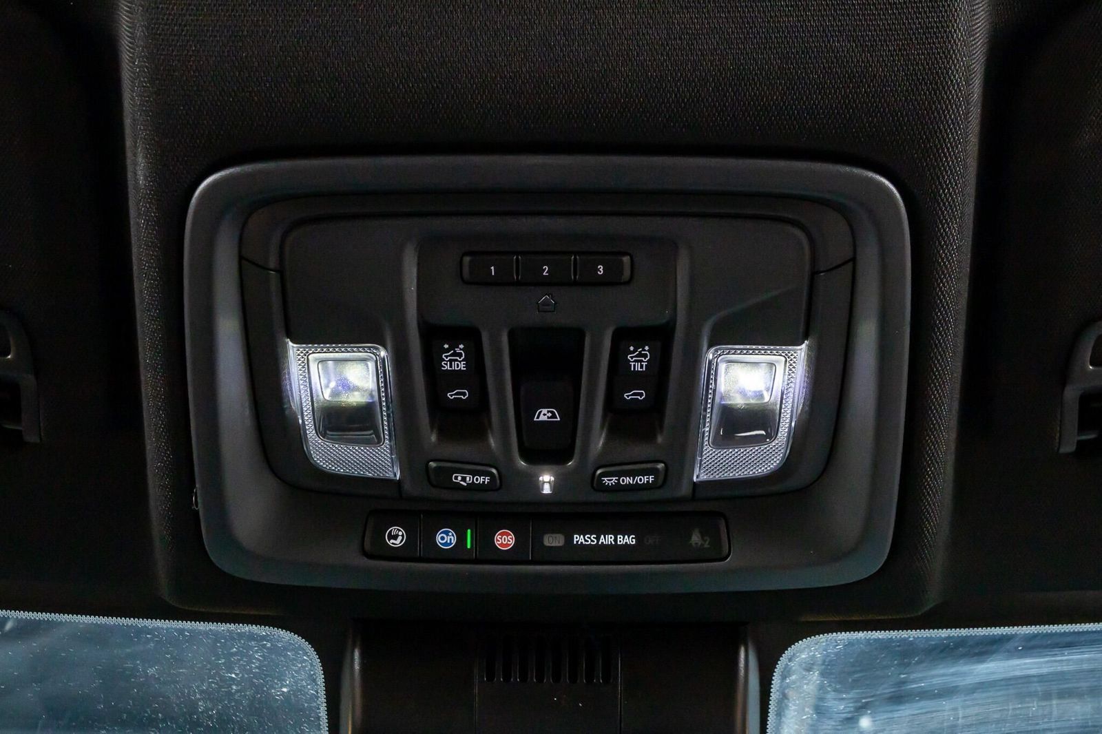 Used 2025 GMC Sierra 3500 AT4 w/ AT4 Premium Plus Package AWD/4WD image 26