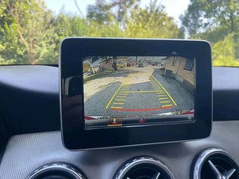 Used 2016 Mercedes-Benz GLA 250 GLA 250 Sport Utility 4D image 9