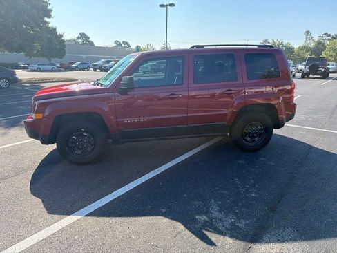 Used 2016 Jeep Patriot Sport w/ Power Value Group AWD/4WD image 2
