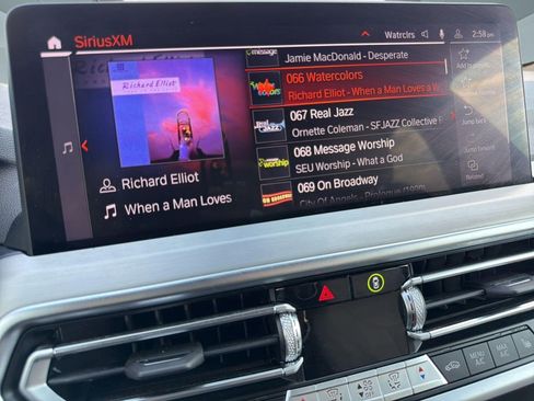 Certified 2024 BMW X4 xDrive30i w/ Premium Package image 21