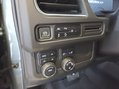 Used 2023 Chevrolet Tahoe Premier AWD/4WD image 38