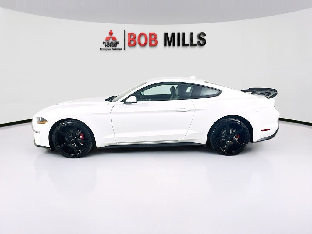 Used 2022 Ford Mustang Coupe RWD image 4