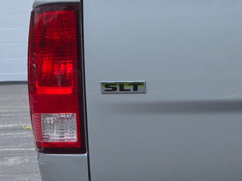 Used 2017 RAM 1500 Classic SLT AWD/4WD image 7