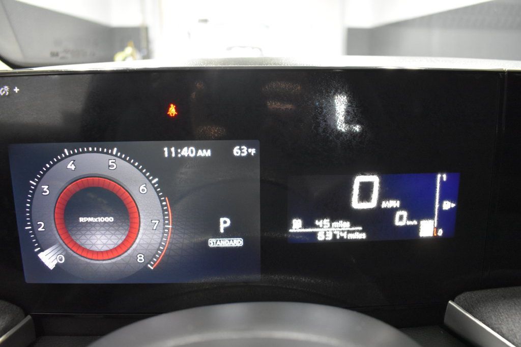 Used 2025 Nissan Kicks SV AWD/4WD image 28