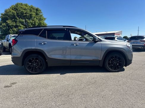 Used 2020 GMC Terrain SLE w/ Driver Convenience Package FWD image 8