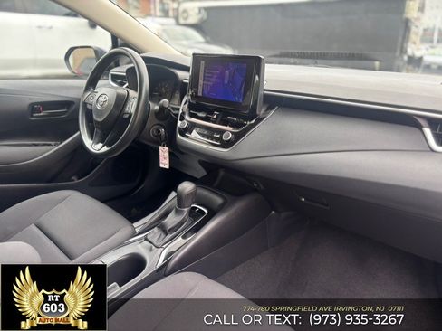 Used 2025 Toyota Corolla LE FWD image 16