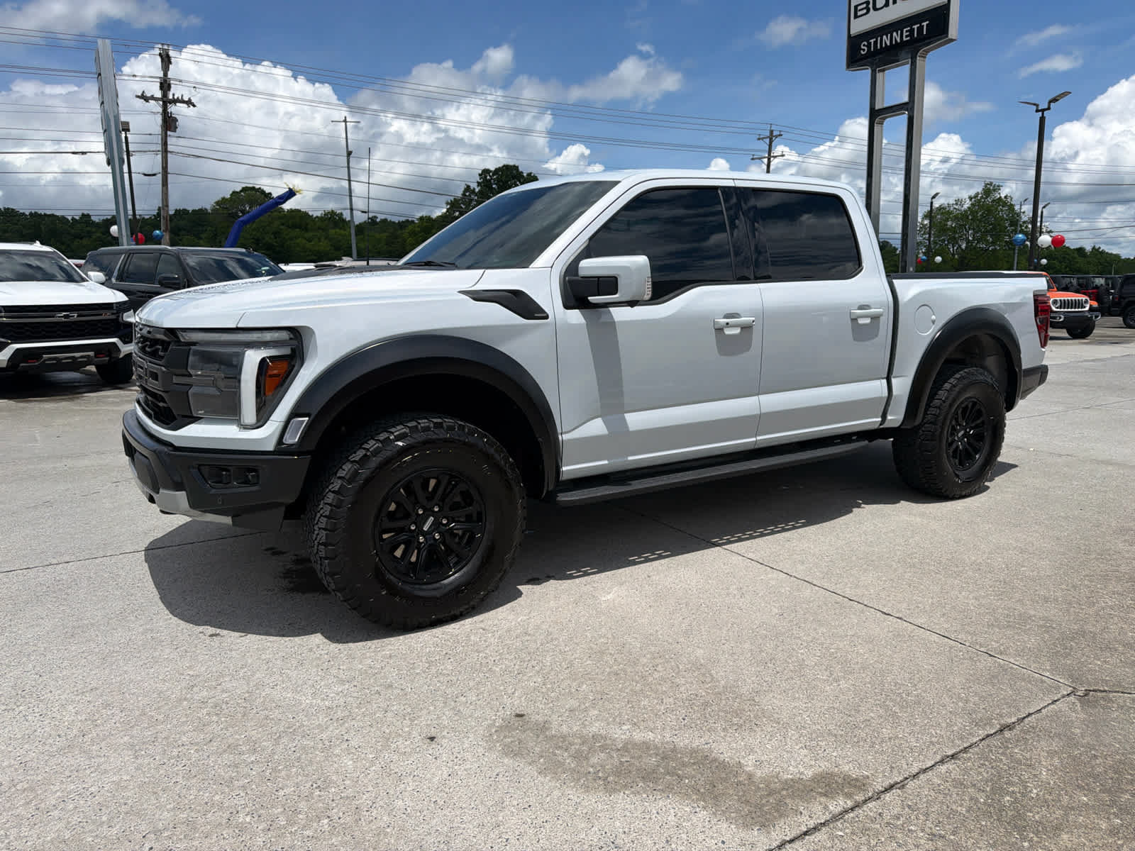 Used 2025 Ford F150 Raptor AWD/4WD image 2