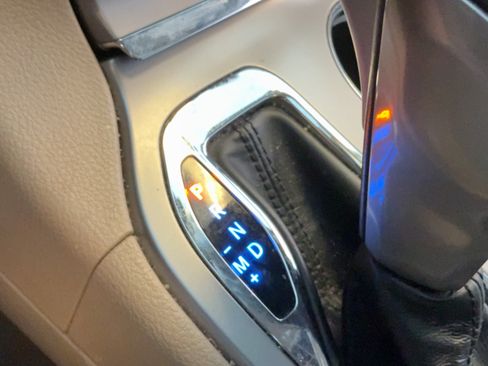 Used 2021 Jeep Grand Cherokee Limited RWD image 15