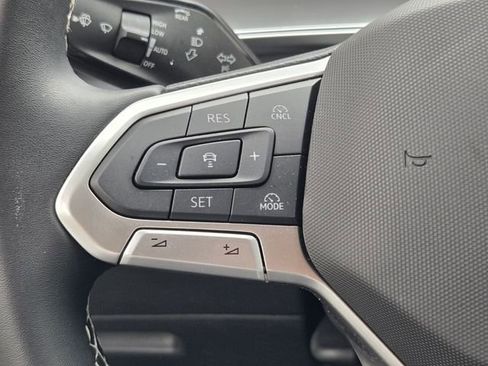 Certified 2025 Volkswagen Tiguan SE image 26