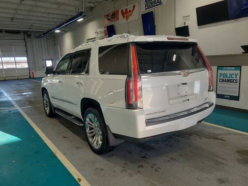 Used 2020 Cadillac Escalade Luxury w/ LPO, Radiant Package image 3