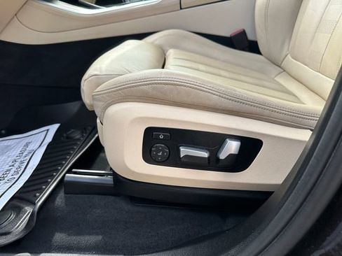 Used 2022 BMW X5 xDrive40i w/ Premium Package AWD/4WD image 23