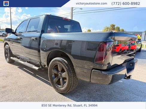 Used 2017 RAM 1500 Express w/ Black Ram 1500 Express Group RWD image 6