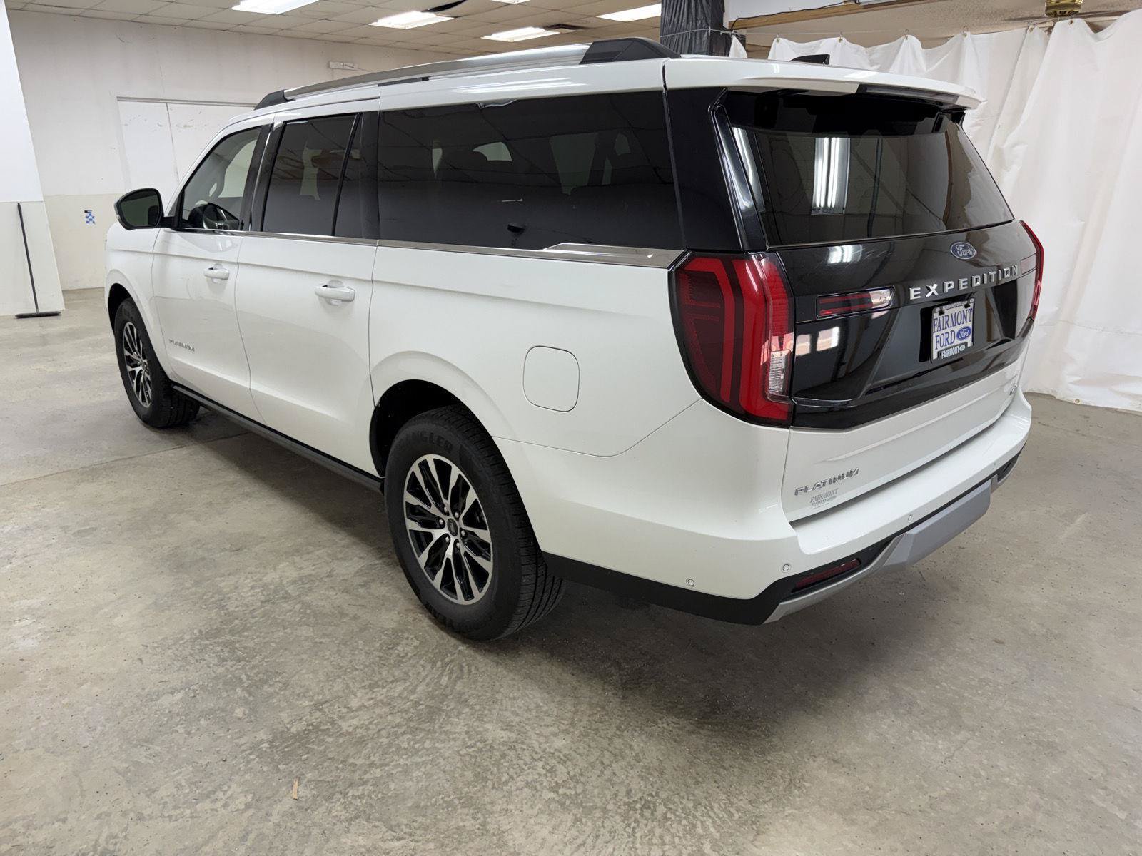 Used 2025 Ford Expedition Max Platinum AWD/4WD image 10