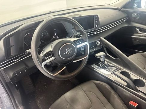 Used 2022 Hyundai Elantra SEL w/ Cargo Package FWD image 13