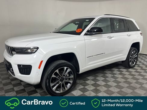 Used 2023 Jeep Grand Cherokee Overland w/ Luxury Tech Group IV AWD/4WD image 6