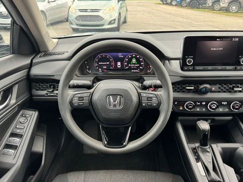 Used 2025 Honda Accord SE image 19