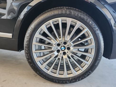 New 2027 BMW X7 xDrive40i w/ Executive Package AWD/4WD image 10