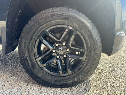 Used 2019 Chevrolet Silverado 1500 Custom Trail Boss w/ Custom Convenience Package AWD/4WD image 8