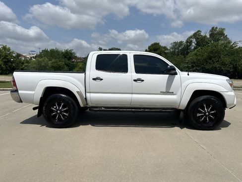 Used 2015 Toyota Tacoma PreRunner w/ SR5 Package RWD image 5