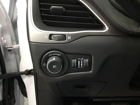 Used 2022 Jeep Cherokee Latitude w/ Trailer Tow Group image 12