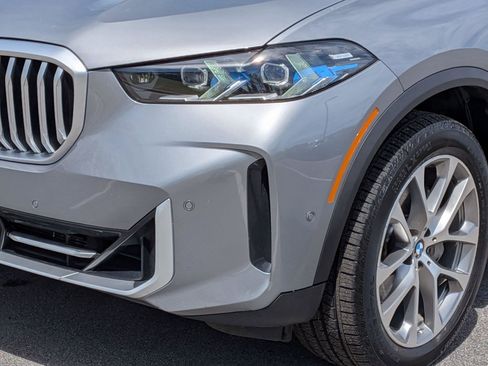 Used 2024 BMW X5 xDrive40i w/ Premium Package AWD/4WD image 9