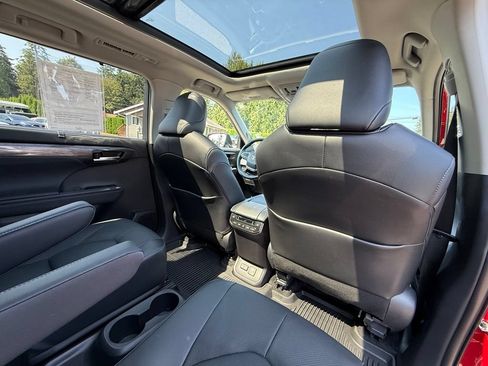 Used 2026 Toyota Highlander Platinum AWD/4WD image 20