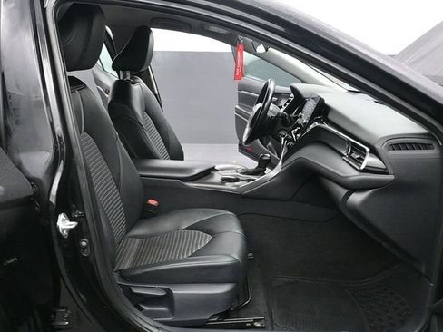 Used 2024 Toyota Camry SE image 13