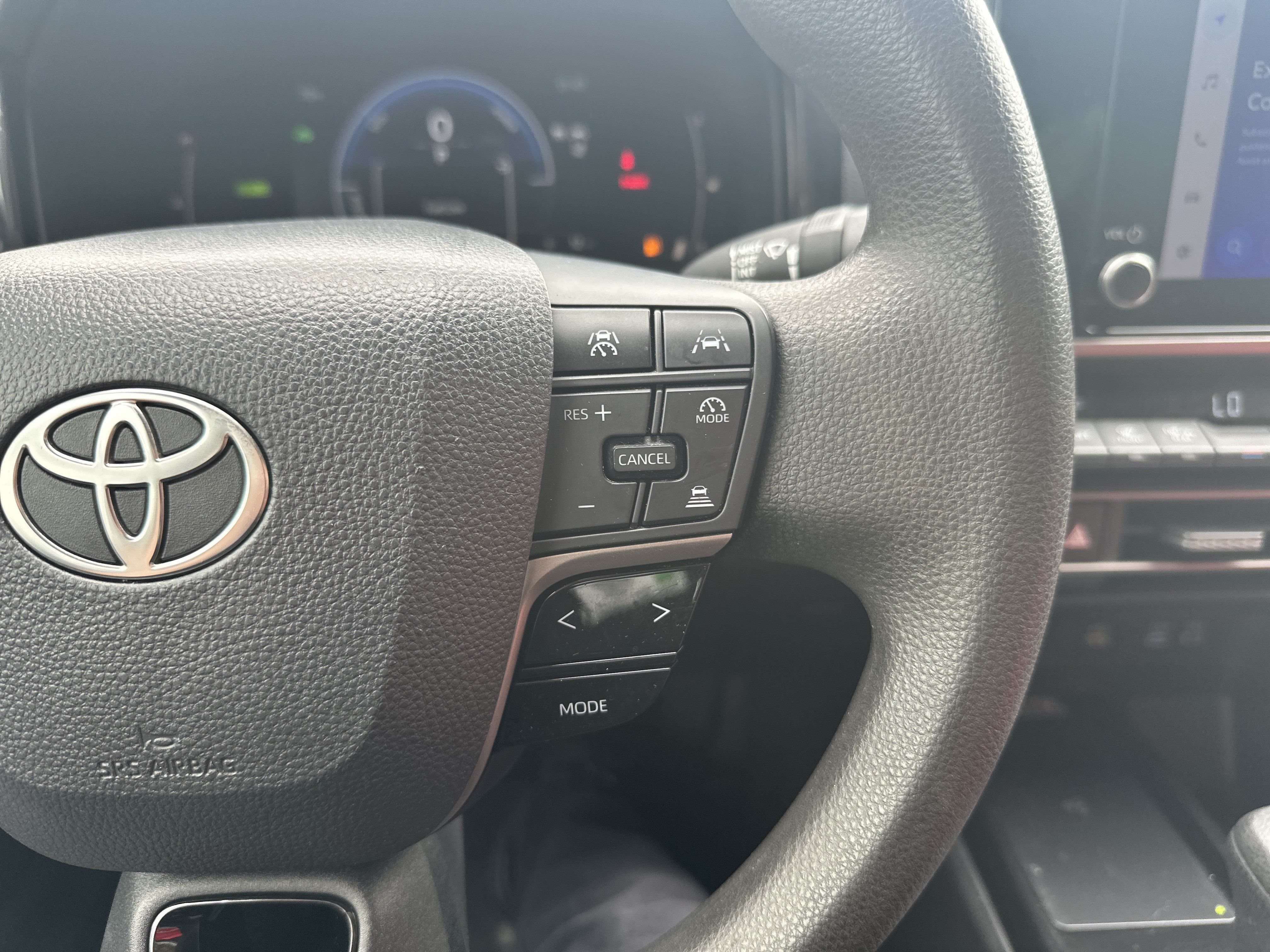 Used 2025 Toyota Camry LE FWD image 19