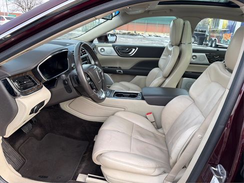 Used 2017 Lincoln Continental Reserve w/ Luxury Package image 10