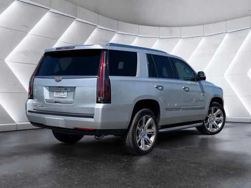 Used 2016 Cadillac Escalade Luxury AWD/4WD image 5