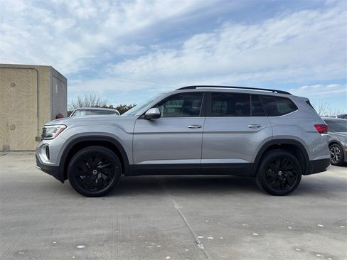 New 2026 Volkswagen Atlas SE image 6