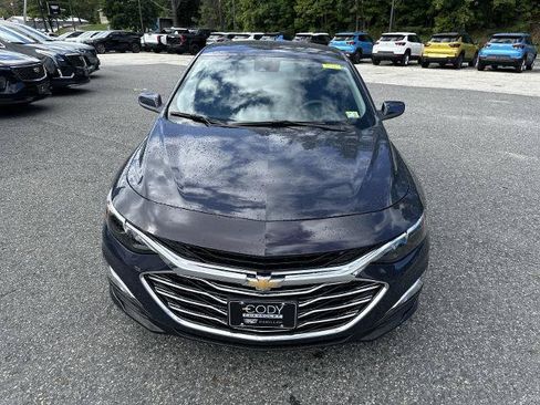 Certified 2025 Chevrolet Malibu LS FWD image 8