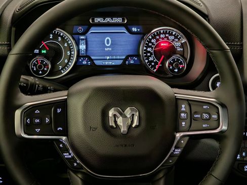 Used 2025 RAM 1500 Laramie w/ Sport Appearance Package AWD/4WD image 10
