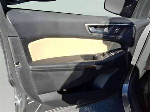 Used 2021 Ford Edge SEL w/ Convenience Package image 14