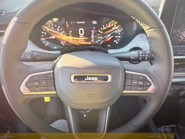 Used 2025 Jeep Compass Latitude w/ Sun & Sound Group AWD/4WD image 6