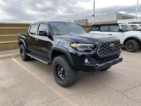 Used 2020 Toyota Tacoma TRD Off-Road w/ TRD Premium Off Road Package AWD/4WD image 5