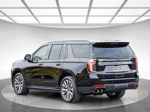 Used 2025 Chevrolet Tahoe High Country image 2