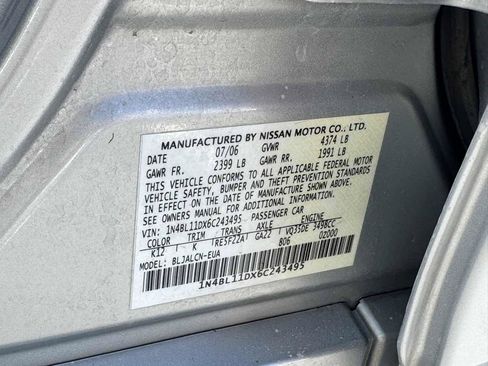 Used 2006 Nissan Altima 3.5 SE FWD image 22