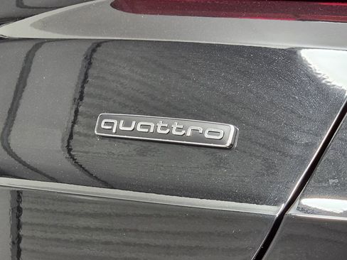 Certified 2025 Audi Q3 2.0T Premium w/ Convenience Package AWD/4WD image 11