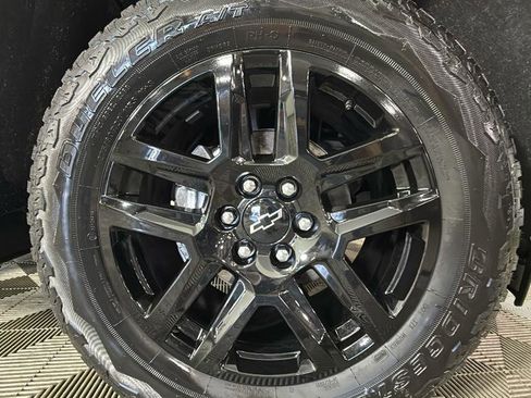 Used 2026 Chevrolet Silverado 1500 Custom w/ Turbomax Blackout Package RWD image 35