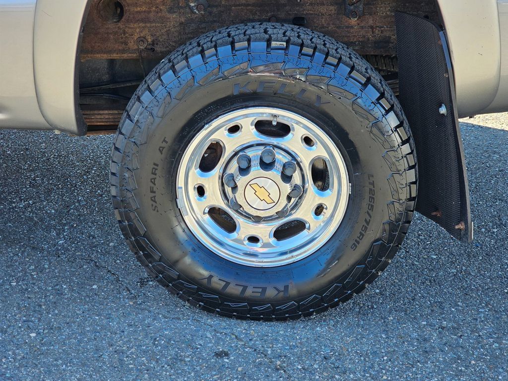 Used 2003 Chevrolet Silverado 2500 LT AWD/4WD image 9