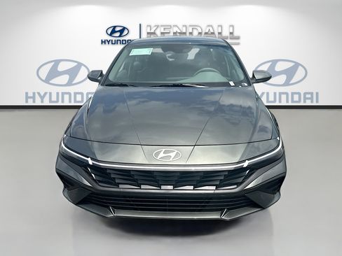 New 2026 Hyundai Elantra Hybrid FWD image 2