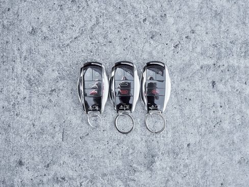 Used 2023 Bentley Flying Spur V8 image 86