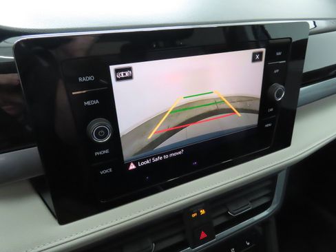 New 2026 Volkswagen Taos SEL AWD/4WD image 18