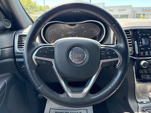 Used 2020 Jeep Grand Cherokee Altitude AWD/4WD image 10